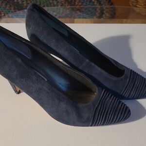 7.5B Jasmine Deep Blue Leather SUEDE Heels 3.5"